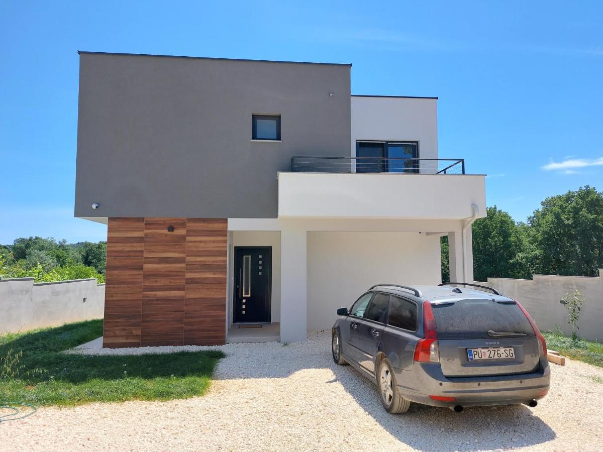 Villa Tara, 4 Bedroom Villa With Heated Pool Medulin Exterior photo