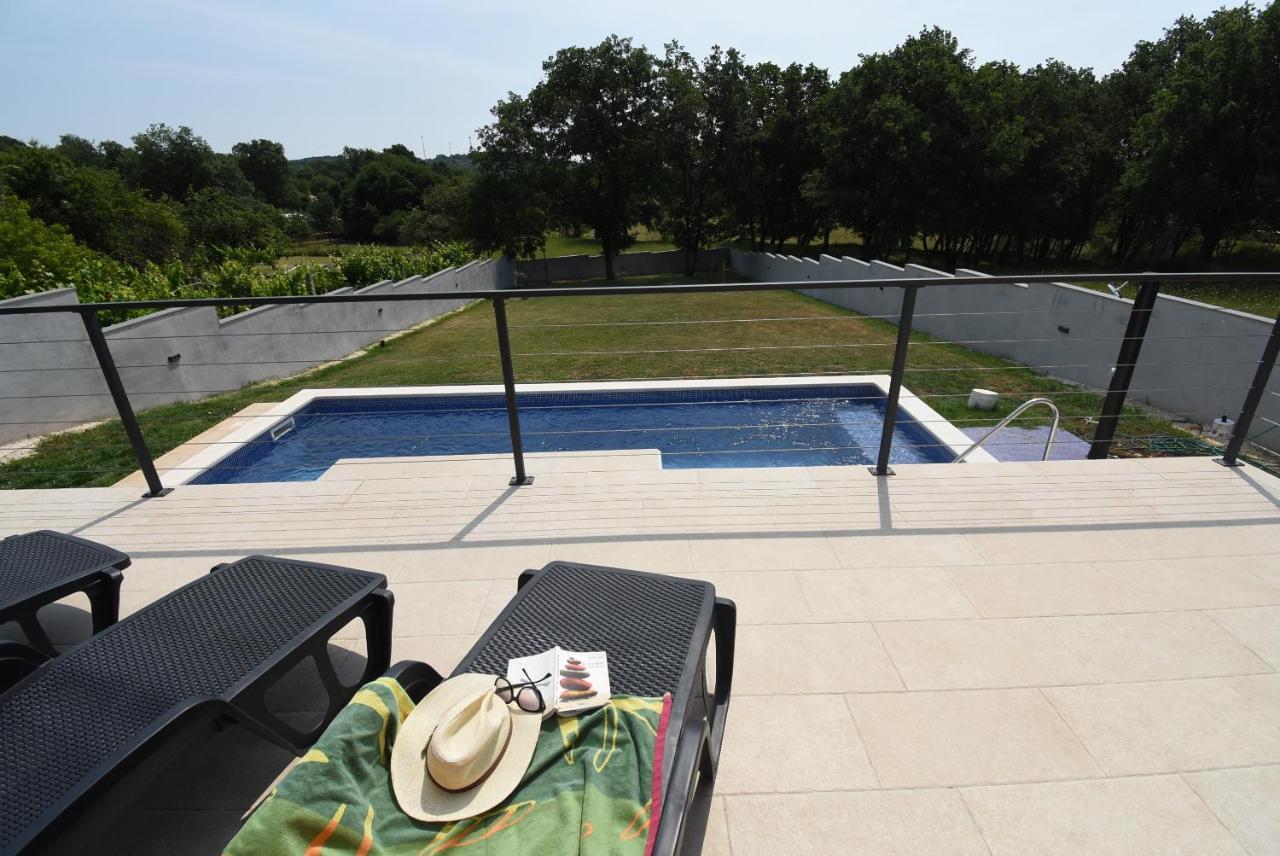 Villa Tara, 4 Bedroom Villa With Heated Pool Medulin Exterior photo