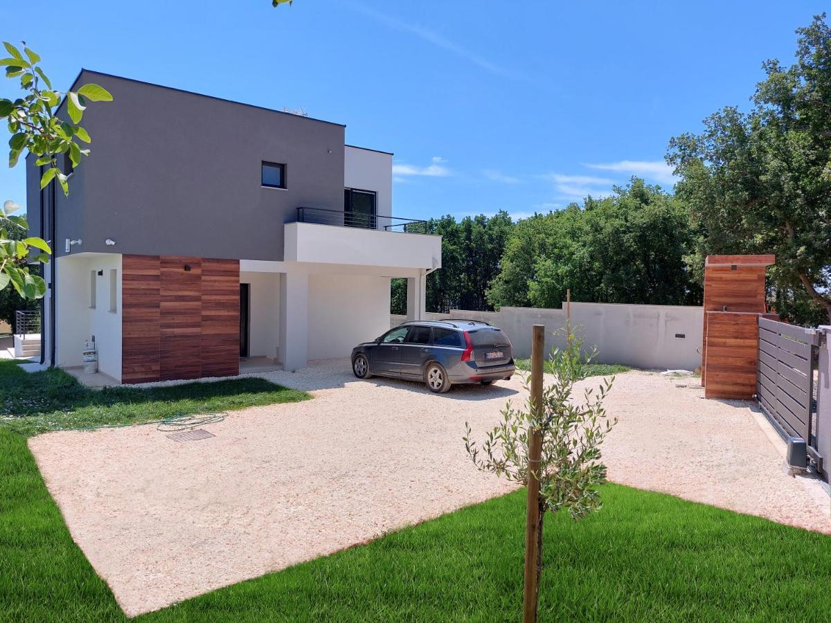 Villa Tara, 4 Bedroom Villa With Heated Pool Medulin Exterior photo